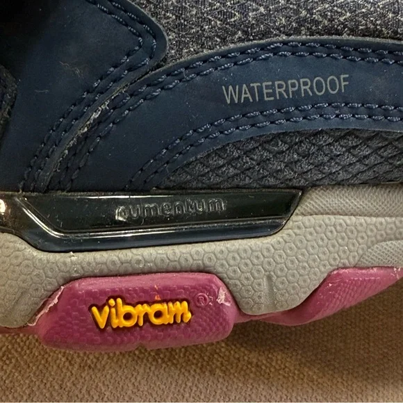 Ahnu Sugarpine Low Women's Size 8 Vibram Hiking Running Shoes Gray Navy - Picture 15 of 16